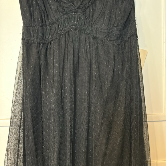 Black Tulle Overlay Longer length Top- L - Picture 6 of 8